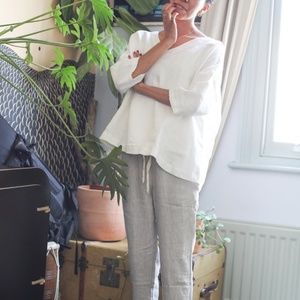 Not Perfect Linen Old London V-Neck Shirt